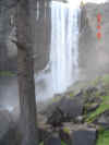 Yosemite_Close_to_main_waterfall.JPG (1851357 bytes)